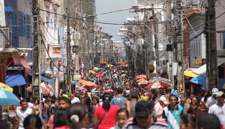 Brasil reduz linha da pobreza ao menor nível em 12