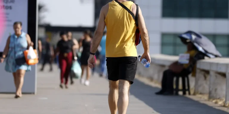 Brasil tem previsão de Natal com ondas de calor e