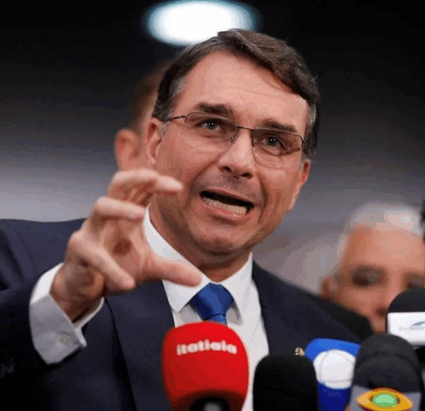 Centrão reage a pré-candidatura de Flávio Bolsonaro e ameaça isolá-lo