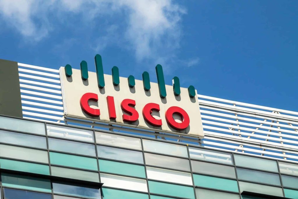 Cisco alerta para falha crítica explorada por hackers sem correção