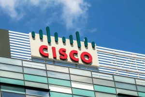 Cisco alerta para falha crítica explorada por hackers sem correção
