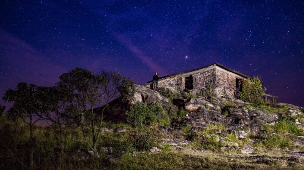 Com neblina, natureza e clima fresco, essa cidade é o