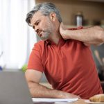 Como usar o celular e o notebook do jeito certo?