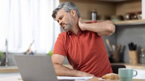 Como usar o celular e o notebook do jeito certo?