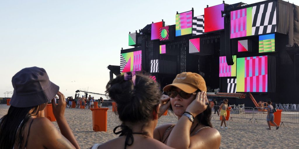 Copacabana já vive clima de expectativa para a festa da