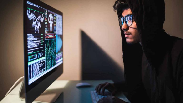 Cuidado! Hackers exploram IA e anúncios do Google para instalar