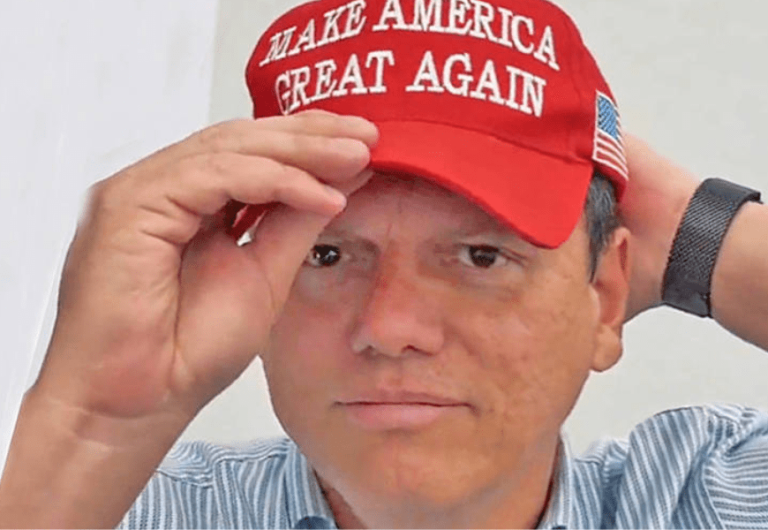 De férias nos EUA, Tarcísio manda população de SP economizar