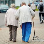 Detalhe na sua caminhada pode antecipar risco de Parkinson, diz