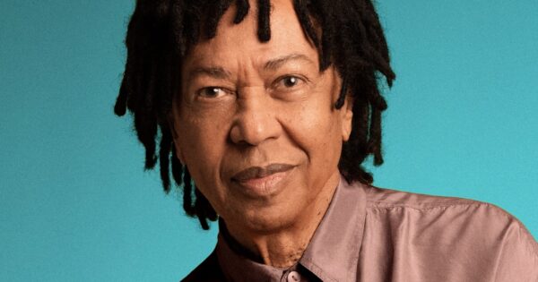 Djavan celebra 50 anos de carreira com concerto a 11