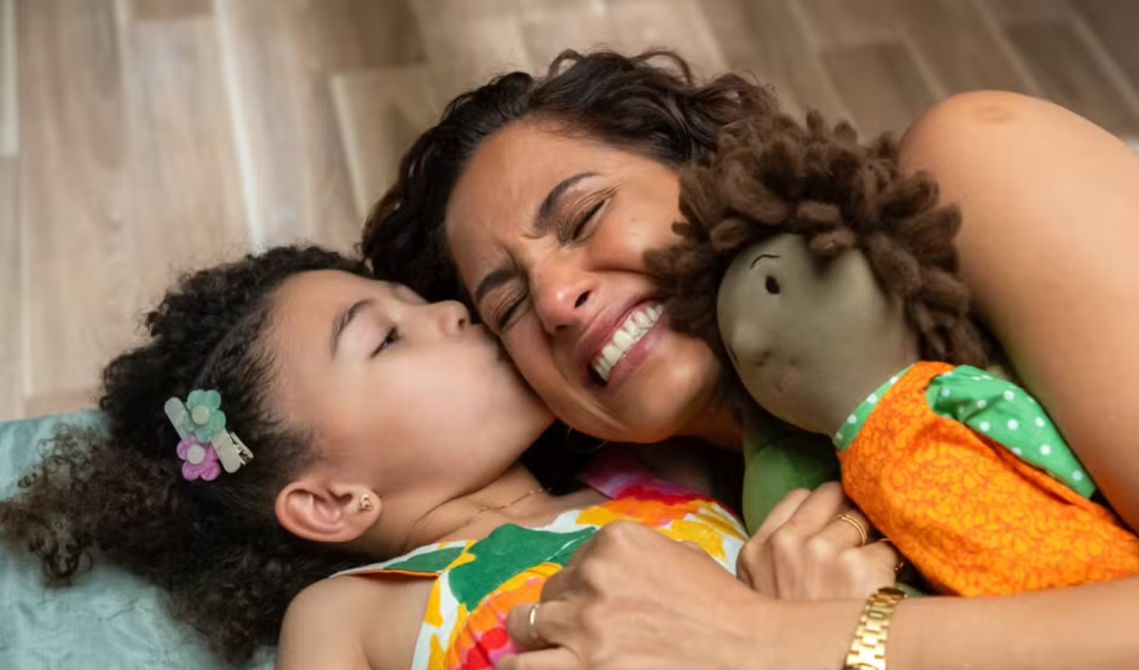 Dona de Mim: Ellen e Hudson ultrapassam limites e incluem