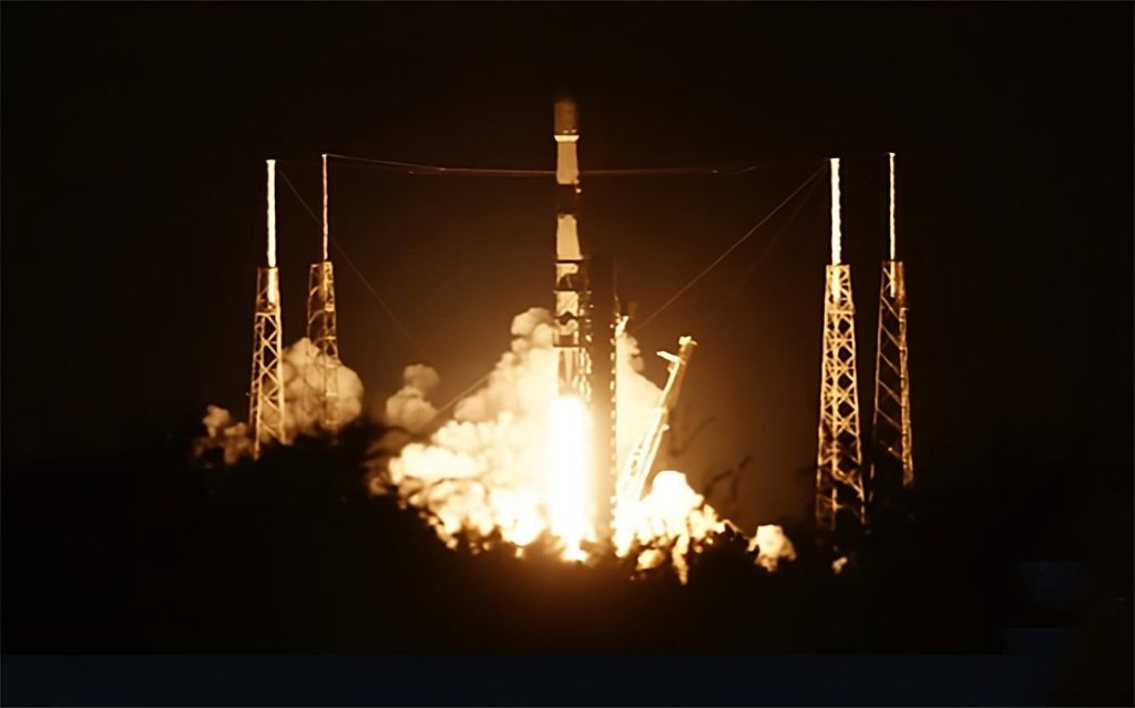 Empresa brasileira lança constelação de satélites com a SpaceX