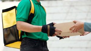 Entregador pode tirar fotos minhas durante entrega da encomenda?
