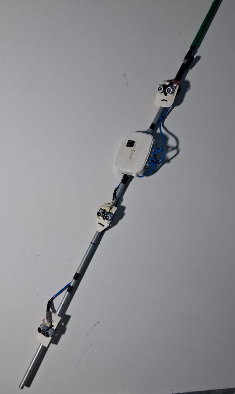 Estudantes da Uema desenvolvem bengala inteligente com sensores para aumentar