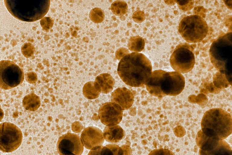 Estudo brasileiro destaca usos médicos e ambientais de nanopartículas