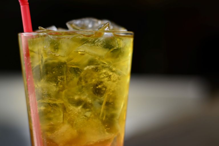 Excesso de bebidas energéticas levou homem saudável a AVC, alerta