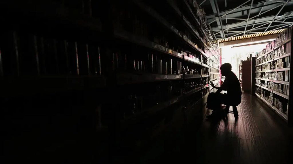 Ficou no escuro? Saiba como pedir ressarcimento por queda de