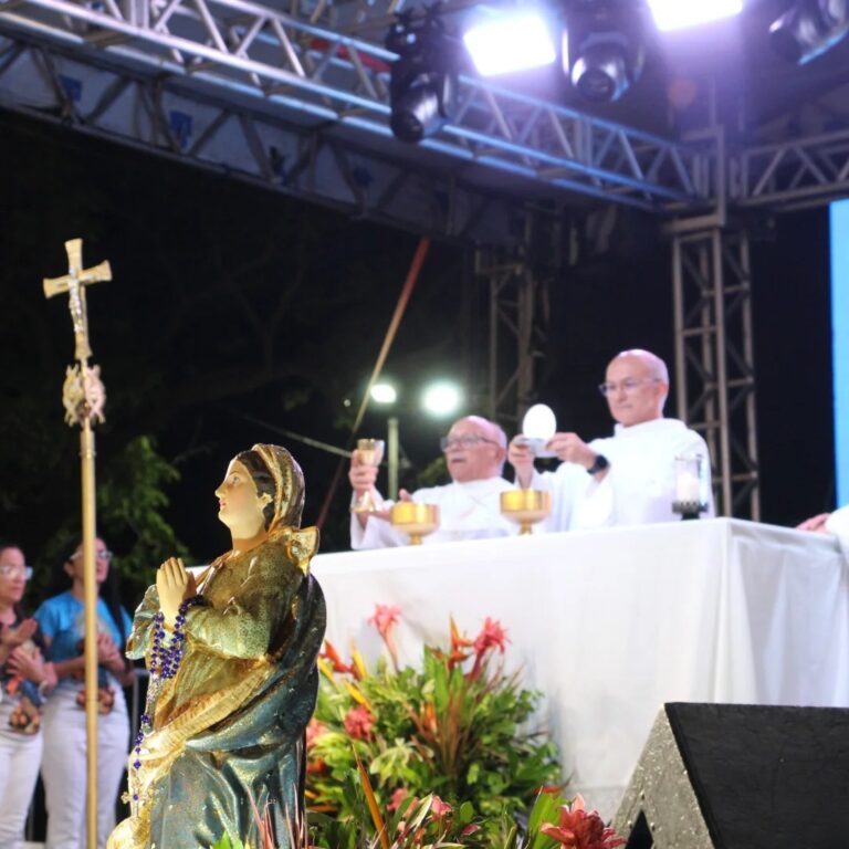 Fiéis celebram fim do festejo de Nossa Senhora da Conceição