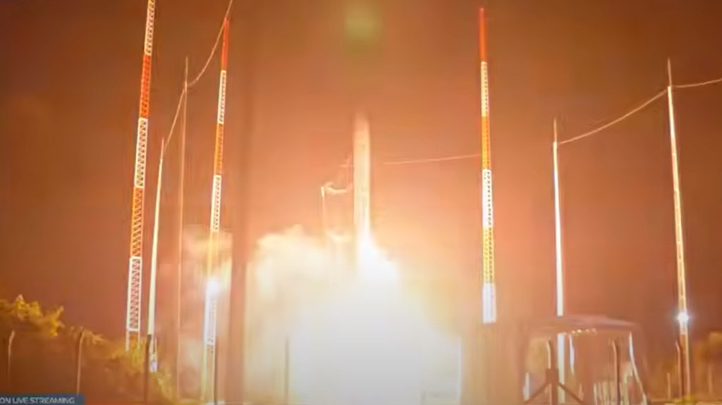 Foguete explode após ser lançado de base no Maranhão