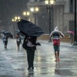 Frente fria muda o tempo e amplia risco de temporais