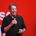 Fundador da Oracle perde bilhões e cai na lista da