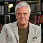 Globo muda programação e coloca Bial aos domingos para bater