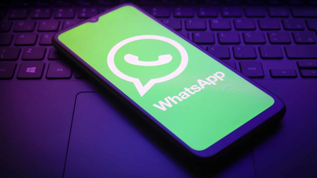 Golpe GhostPairing expõe contas do WhatsApp por meio de código
