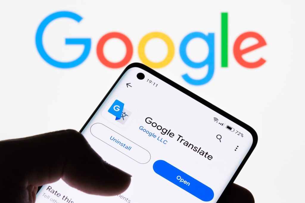 Google Tradutor ganha tradução em tempo real nos fones e