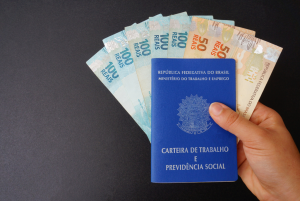 Governo confirma salário mínimo de R$ 1.621 em 2026