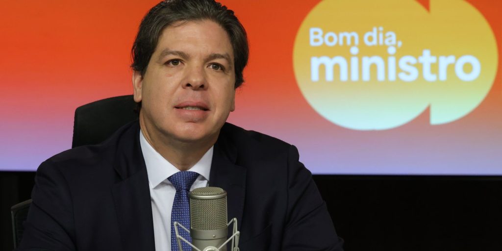 Governo diz que conectará 100% das escolas até fim de