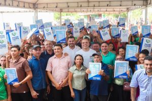 Governo do Maranhão entrega mais de 130 títulos de terra
