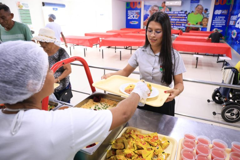 Governo do Maranhão promove almoço natalino gratuito nos Restaurantes Populares