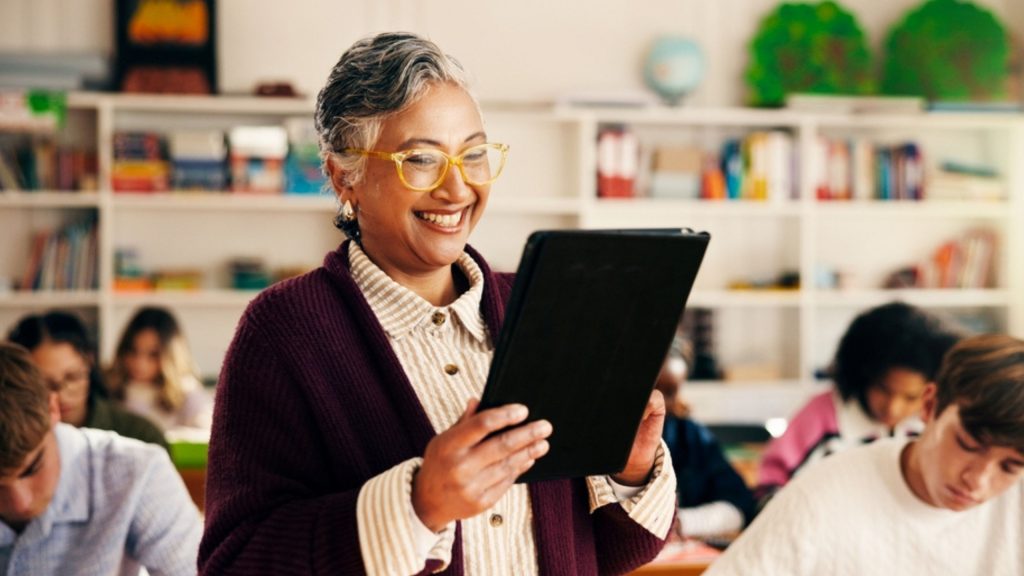 Governo quer internet em todas as escolas públicas até fim