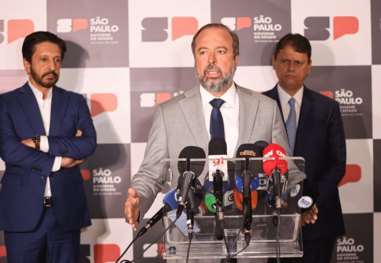 Governos federal, estadual e municipal anunciam rompimento com a Enel