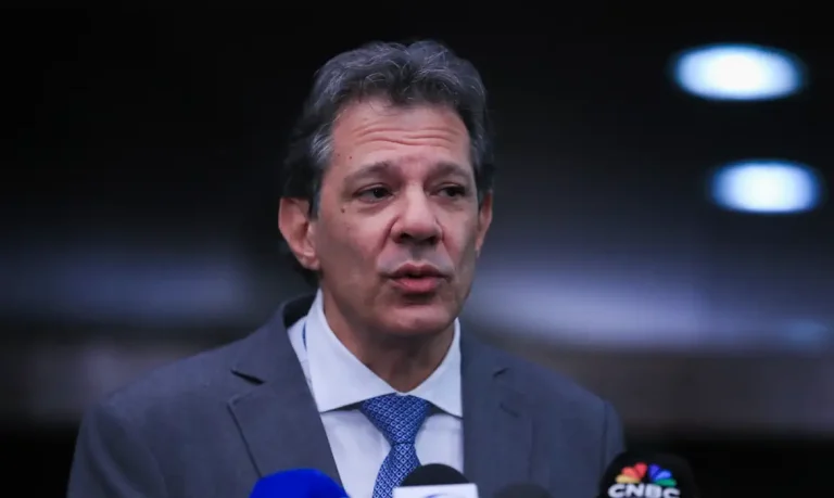 Haddad busca canal direto com EUA para rastrear peças de