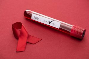 Homem passa mais de seis anos sem sinais do HIV