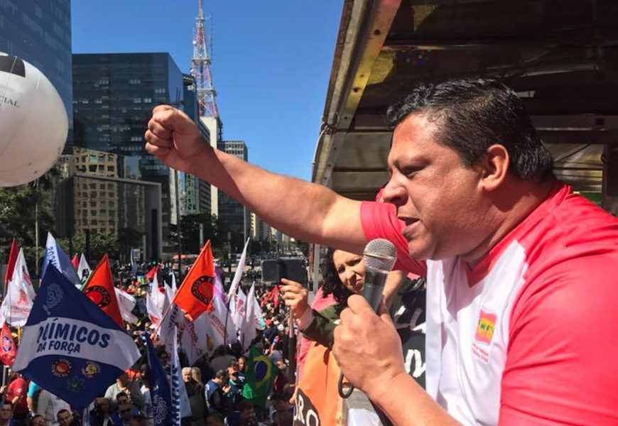 “Juros altos sufocam o Brasil”, por Adilson Araújo