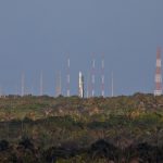 Lançamento do primeiro foguete comercial do Brasil é adiado em