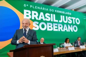 Lula nega tensão com Congresso, mas acusa “sequestro” do Orçamento