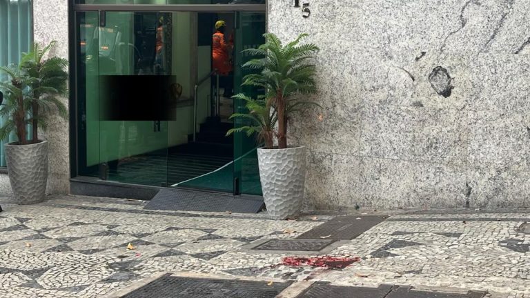 Mãe filha caem do décimo andar de hotel em Belo
