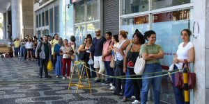 Mais de 42 mil fazem provas discursivas do CNU 2025
