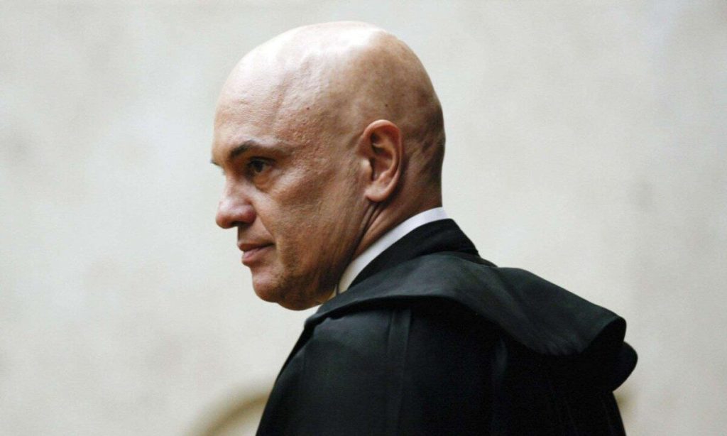 Moraes vota pela condenação de cinco réus por trama golpista