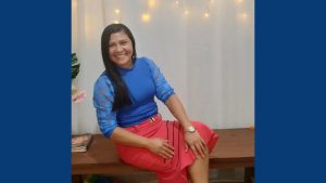 Mulher é encontrada morta dentro de casa; ex-companheiro está desaparecido