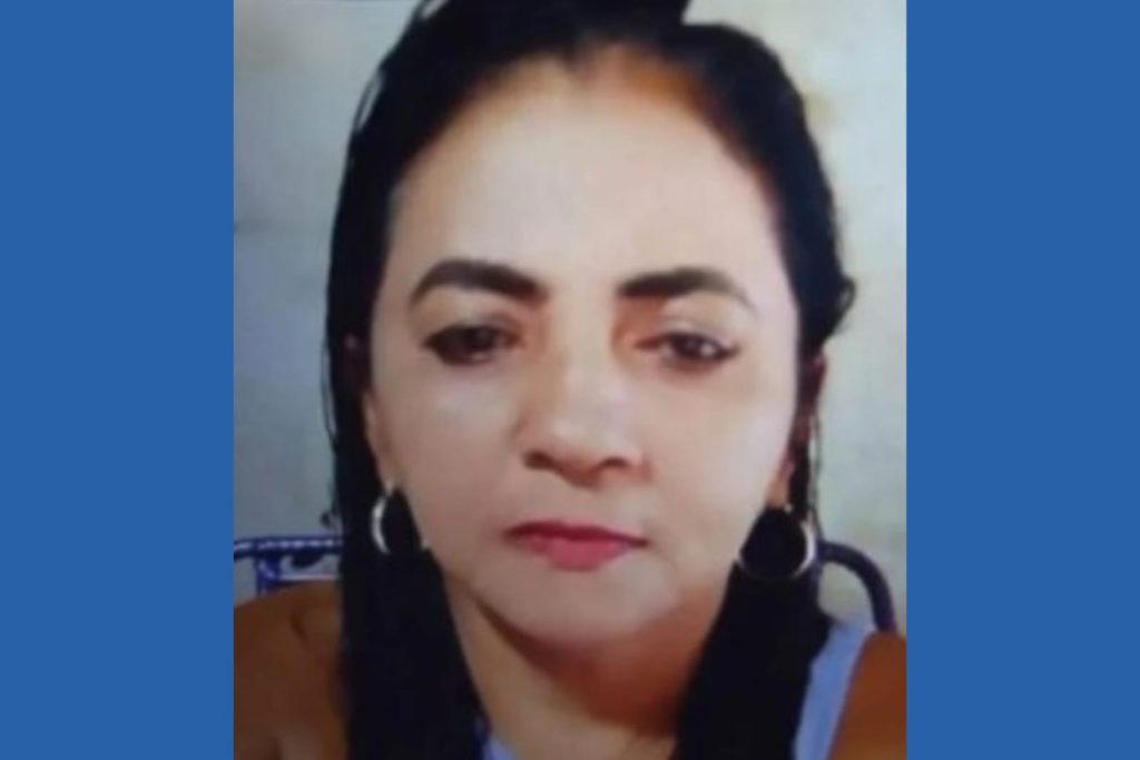 Mulher é morta pelo marido com golpe de garrafa em