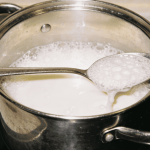 O truque da colher de metal para evitar que o