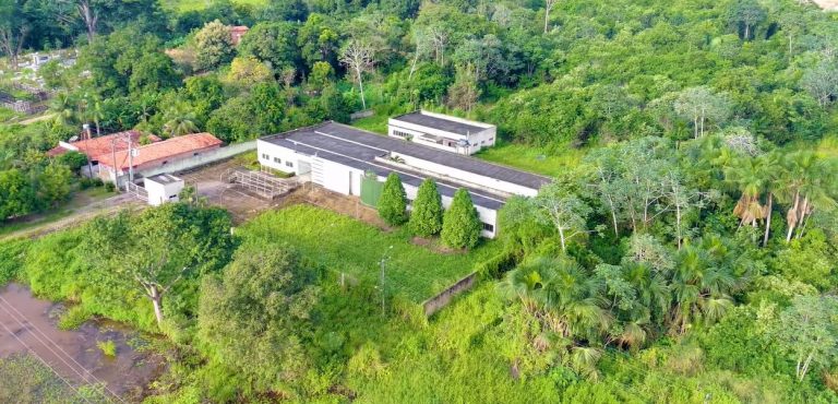 Obra de R$ 1 milhão em Zé Doca vira ruína