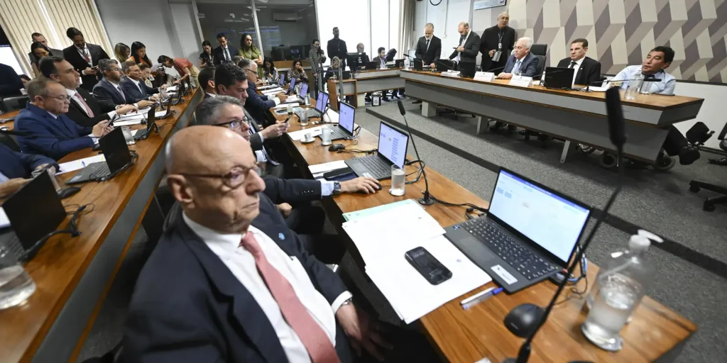 PL da Dosimetria: CCJ reduz para quatro horas prazo de