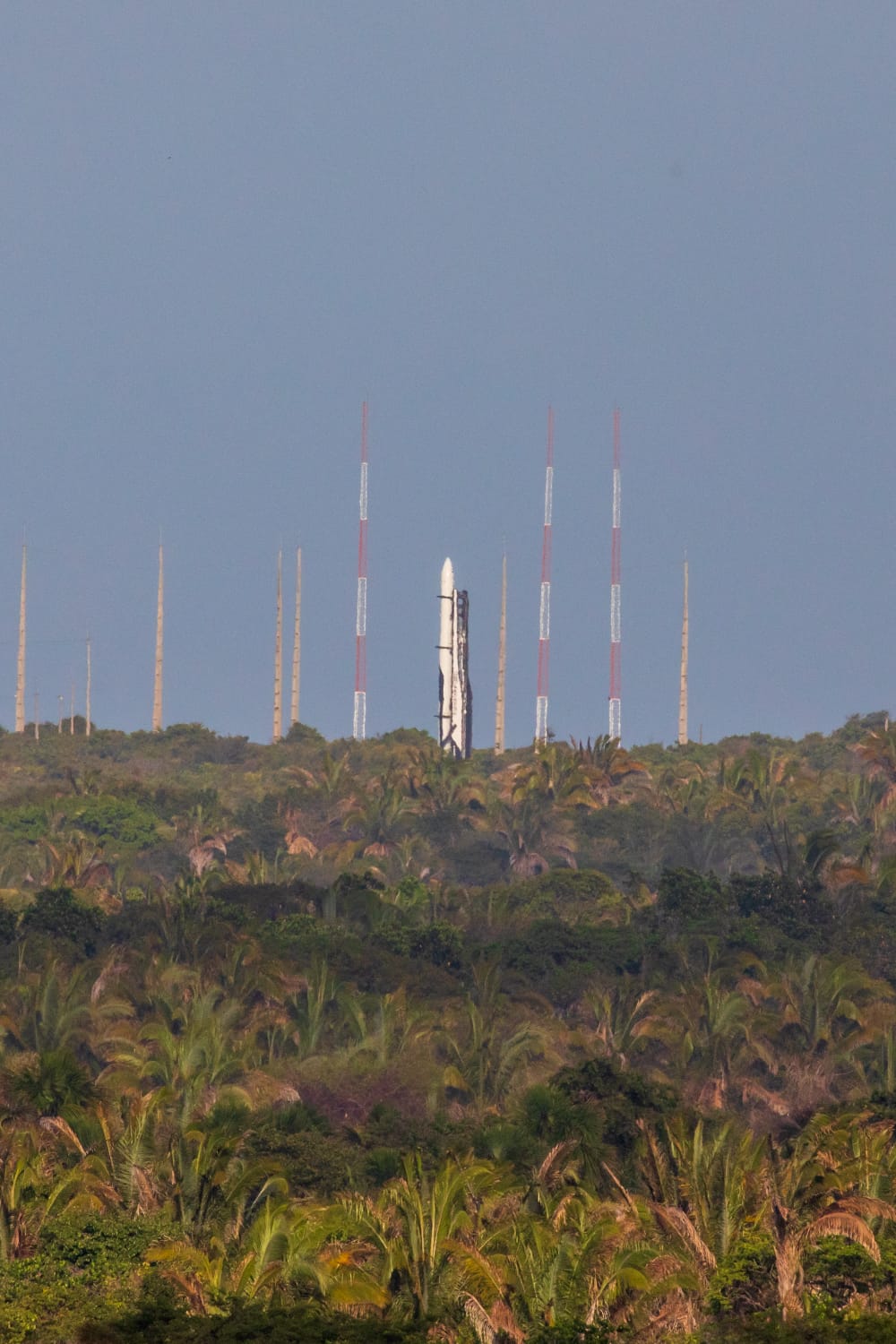 Pela segunda vez, 1º voo comercial de foguete no Brasil