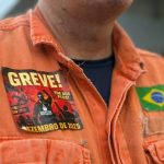 Petroleiros iniciam greve e denunciam repressão durante manifestação na Reduc