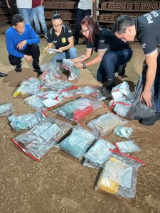 Polícia incinera 24 kg de drogas e envia 123 armas