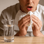 Por que ficamos com a voz diferente quando estamos gripados?